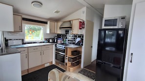 Unclassified image, 2 of 12, button - Static Caravan, 3 Bed, Sleeps 7, Family Friendly (Northampton)