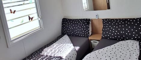 3 bedrooms, WiFi, bed sheets