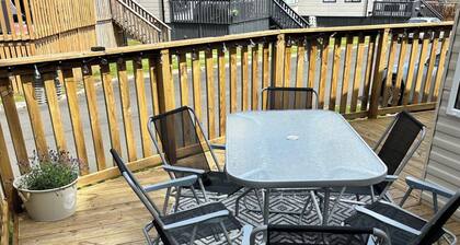 2 Bed Caravan Sleeps 4 with Parking and Balcony