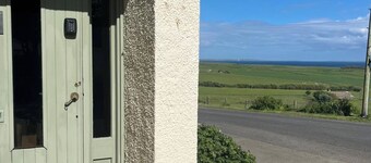Cottage Sleeps 9 with Sea Views and Parking