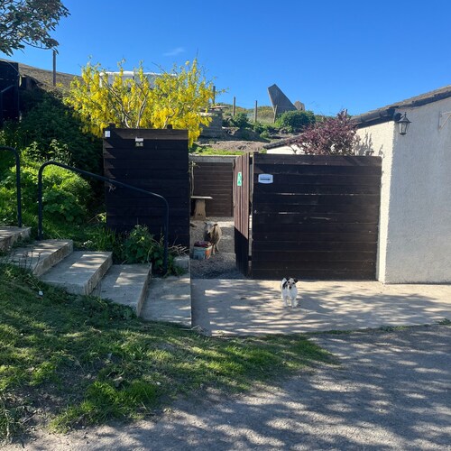 Cottage Sleeps 9 with Sea Views and Parking