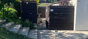 Cottage Sleeps 9 with Sea Views and Parking