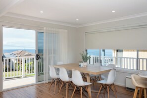 Dining - Mollymere | Ocean View Coastal Retreat (Mollymook Beach)