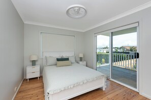 Room - Mollymere | Ocean View Coastal Retreat (Mollymook Beach)