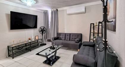 Modern Apartment with 100% Air Conditioning • King-Size Beds