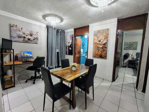 Modern Apartment with 100% Air Conditioning • King-Size Beds