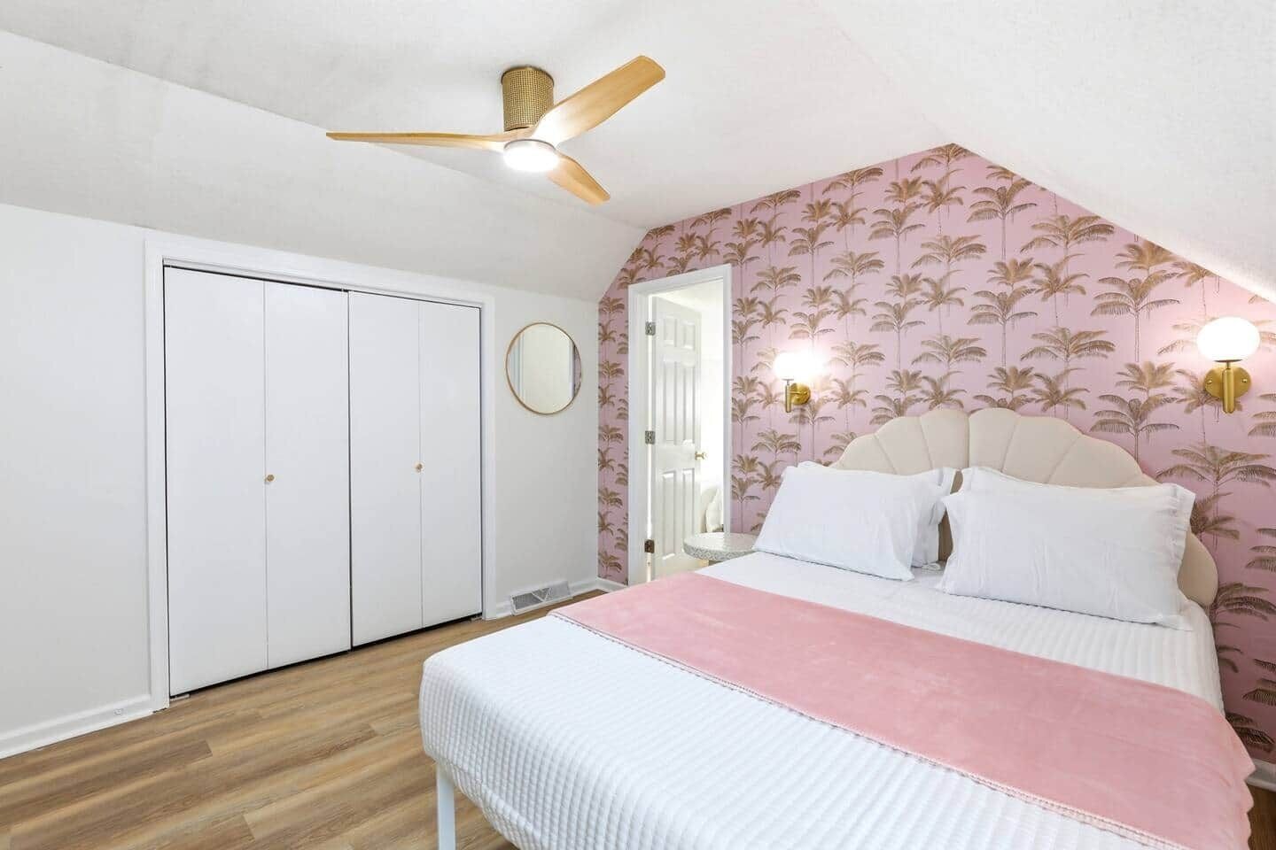 3 Schlafzimmer, Schreibtisch, Bügeleisen/Bügelbrett, Reisekinderbett