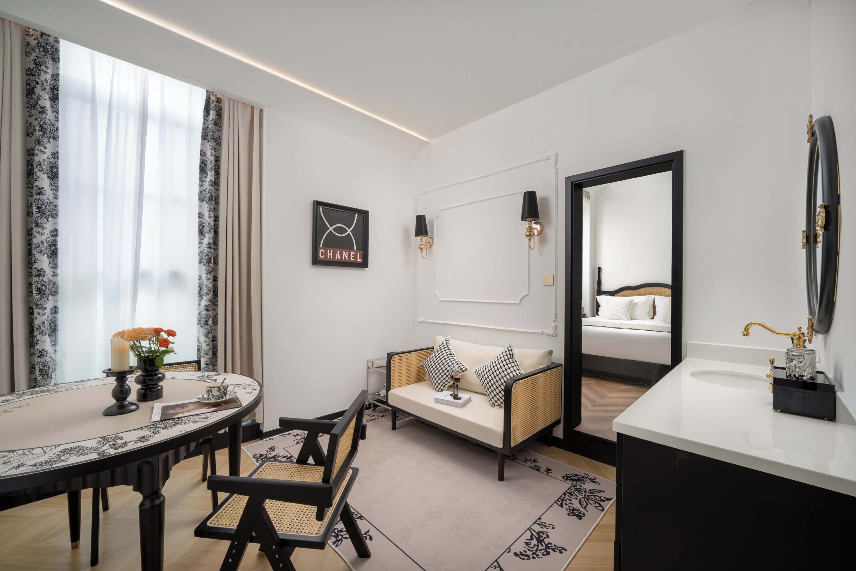 Luxury Suite, City View