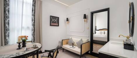 Luxury Suite, City View