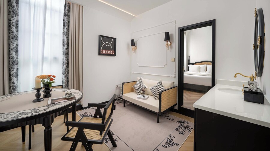 Secluded Comfort City Resort Hotel