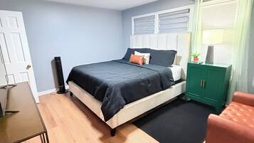 4 bedrooms, iron/ironing board, WiFi, bed sheets