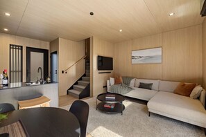 TV, stereo - Luxury Queenstown 2Bed Villa (Queenstown)