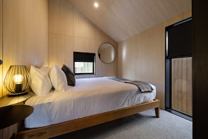 2 bedrooms, iron/ironing board, travel cot, WiFi - Luxury Queenstown 2Bed Villa (Queenstown)