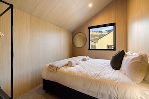 Unclassified image, 2 of 16, button - Mountain View Retreat with Private Parking (Queenstown)