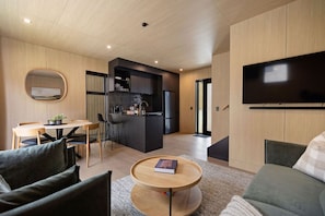 Unclassified image, 4 of 16, button - Prime Location, best value in Queenstown (Queenstown)