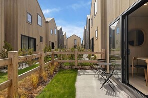 Unclassified image, 5 of 16, button - Prime Location, best value in Queenstown (Queenstown)