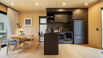 Coffee/tea maker, fridge, microwave, oven