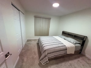 1 bedroom, bed sheets