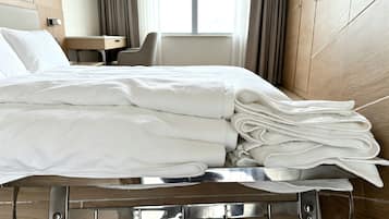 Comfort-Zweibettzimmer, Raucher, Seeblick | Kostenloses WLAN, Bettwäsche