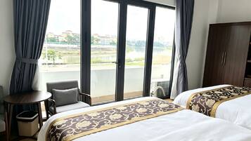 WiFi (free), bed sheets