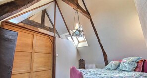 3 bedrooms, iron/ironing board, WiFi (free), bed sheets - Git'zen - LA ROCHE-JAUDY (LA ROCHE-JAUDY)