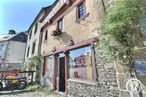 Exterior detail - Git'zen - LA ROCHE-JAUDY (LA ROCHE-JAUDY)