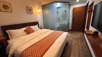 Superior Double Room | Desk, blackout drapes, soundproofing, WiFi (free)