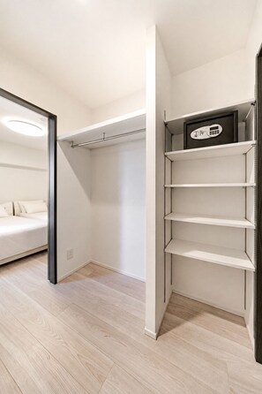 Suite, vista a la ciudad | Interior