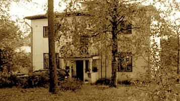 Economy-huone, näköala puutarhaan | Ulkopuoli