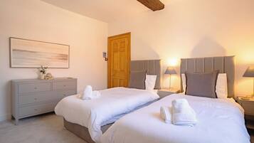 6 bedrooms, Internet, bed sheets