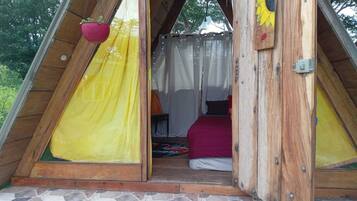 Basic Tent, Mountain View | Property grounds