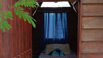 Basic Tent, Mountain View