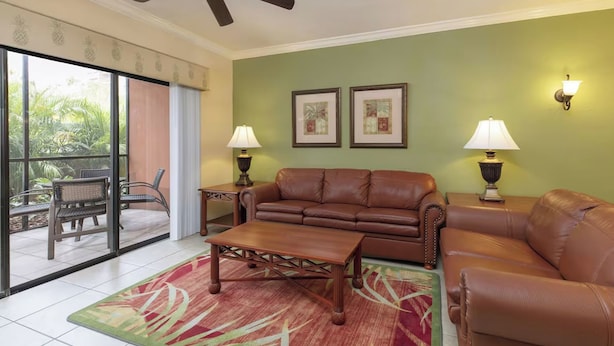 Living area - Westgate Lakes 1-bedroom (Orlando)