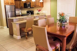 Dining - Westgate Lakes 1-bedroom (Orlando)