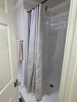 Bathroom - EMARALD HAVEN (Fairbanks)