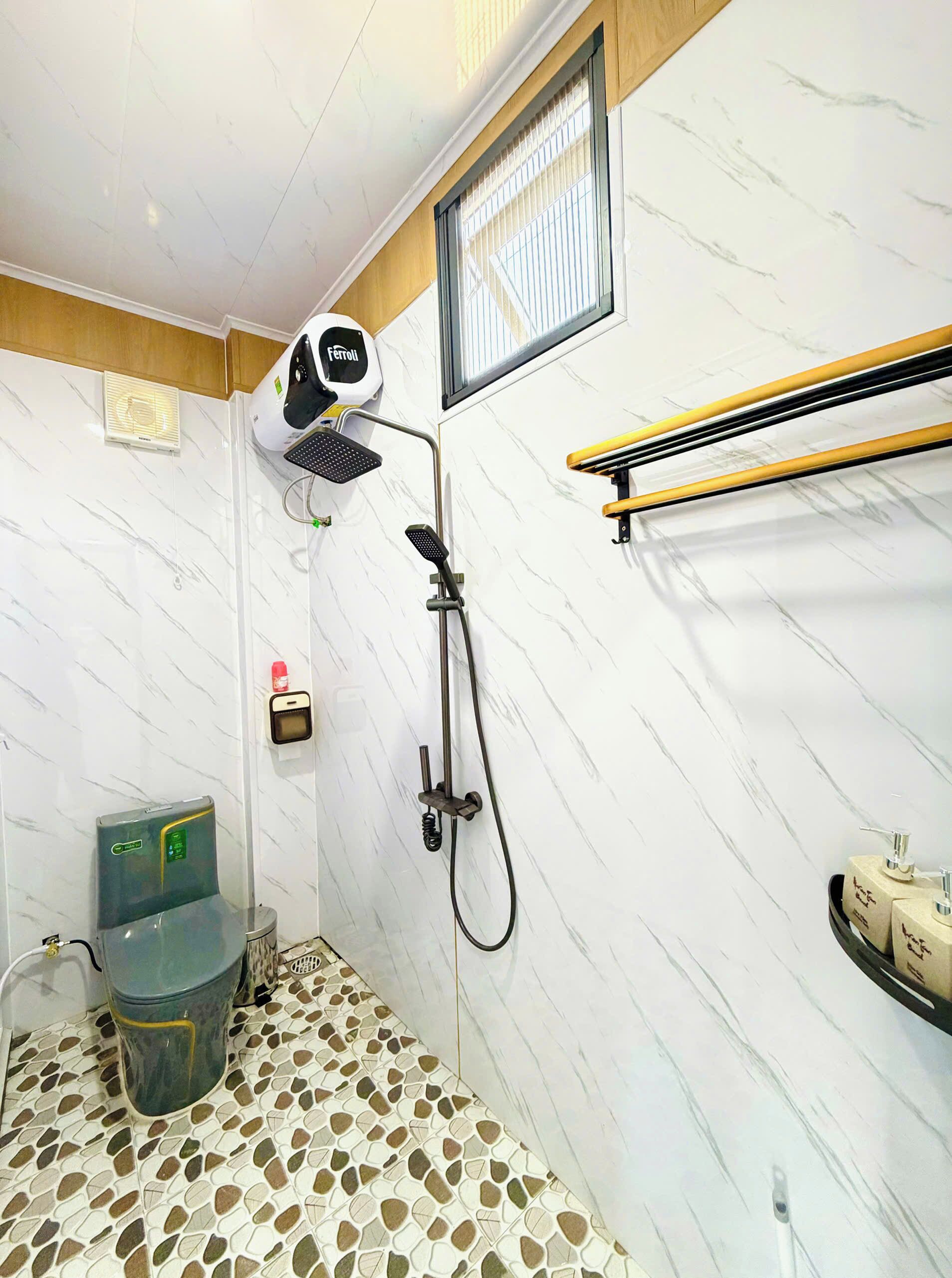 Family Quadruple Room, Patio, Courtyard View | Bathroom | Shower, free toiletries, hair dryer, towels