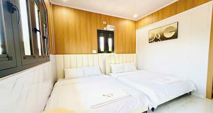 Maison Tran Beach Homestay