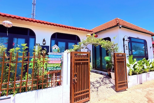 Maison Tran Beach Homestay