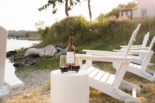 Waterfront Maine Home - Hot Tub + Sauna + Kayaks