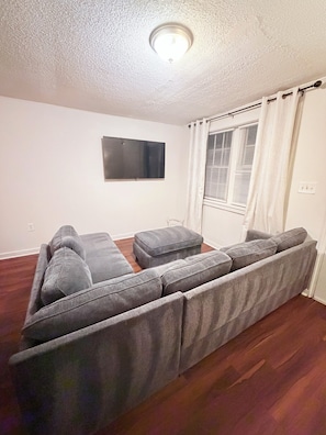 Living area - Olivia's House (Savannah)