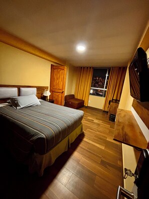 Habitació doble per a ús individual clàssica, vistes a la ciutat | Escriptori, espai de treball apte per a portàtils i wifi gratuïta