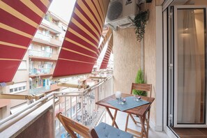 Outdoor dining - Vrbo Property (Roma)