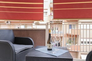 Outdoor dining - Vrbo Property (Roma)