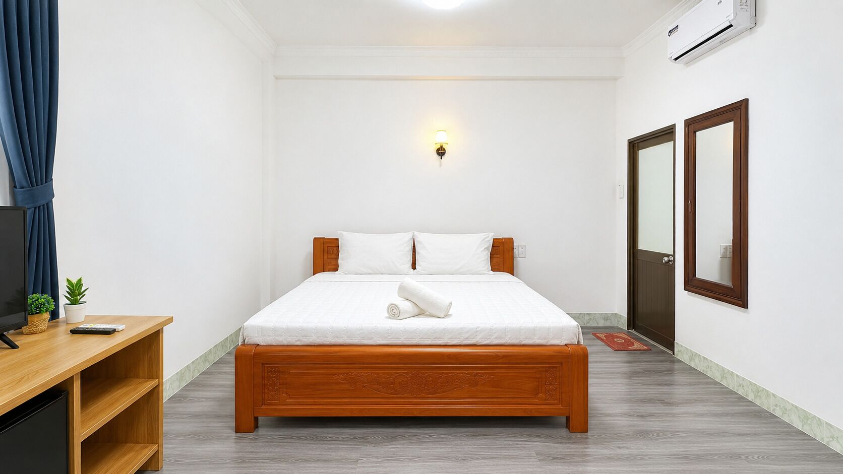Deluxe Double Room | Desk, free WiFi, individually decorated, bed sheets