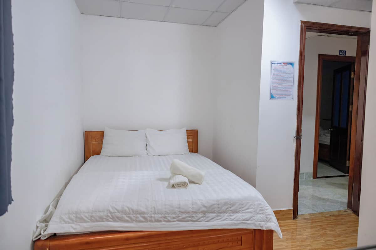 Standard Room | Desk, WiFi (free)
