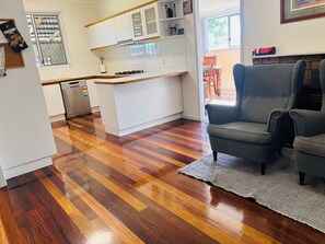 Private kitchen - O'Flynn House - Centrally Located in Beaudesert (Beaudesert)