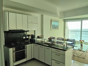 Private kitchen - Luxury beachfront apartment in the exclusive Palmetto Eliptic in Cartagena (Cartagena de Indias)