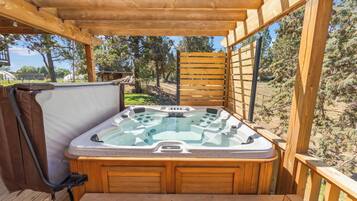Bain à remous extérieur