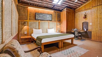 Desk, free WiFi, bed sheets