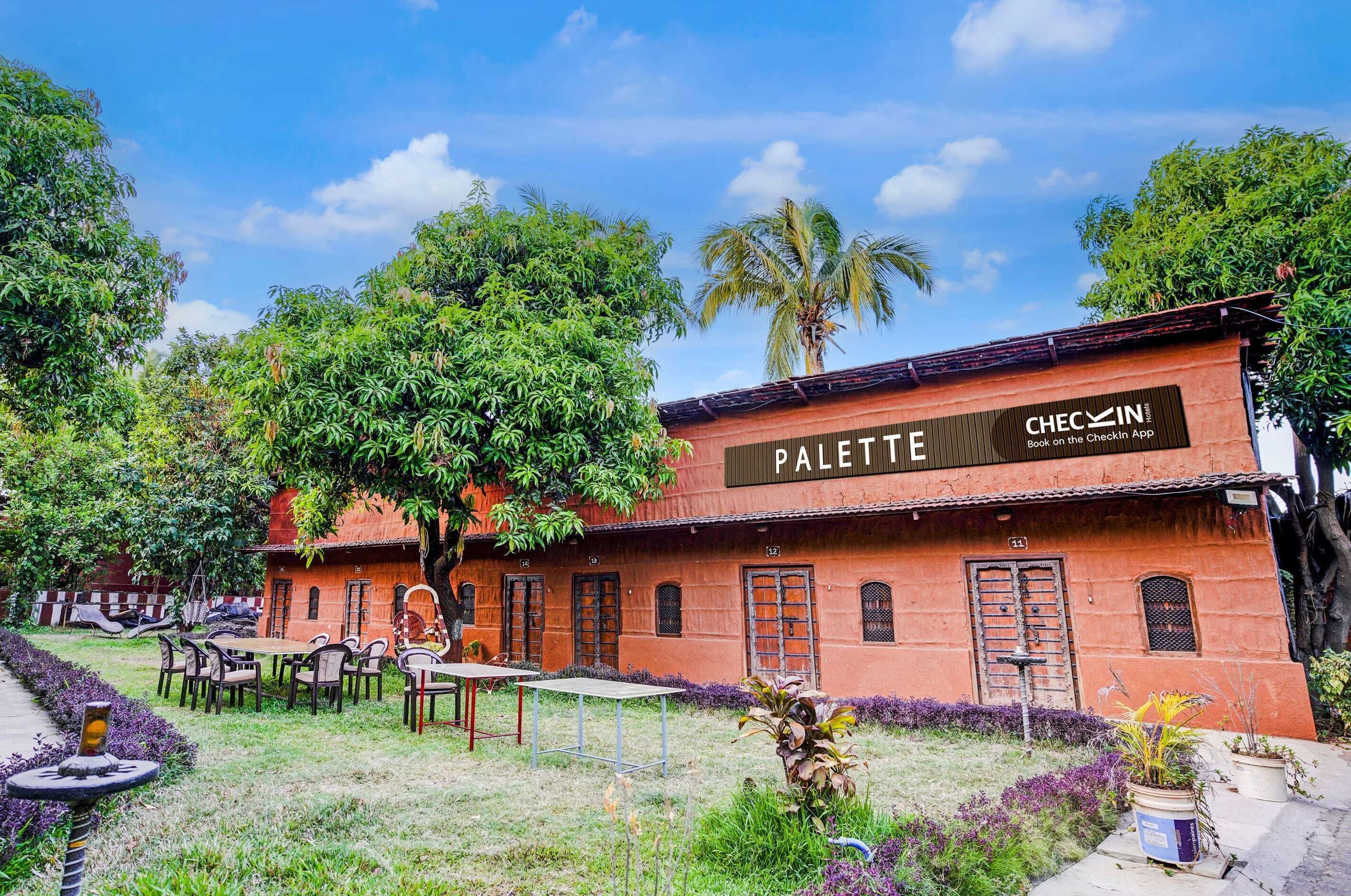 A building with a sign reading 'PALETTE CHECIN'.